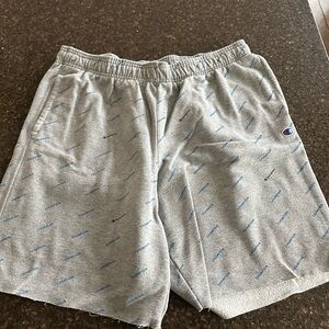 Champion power blend athletic shorts size xxl in excellent used condition